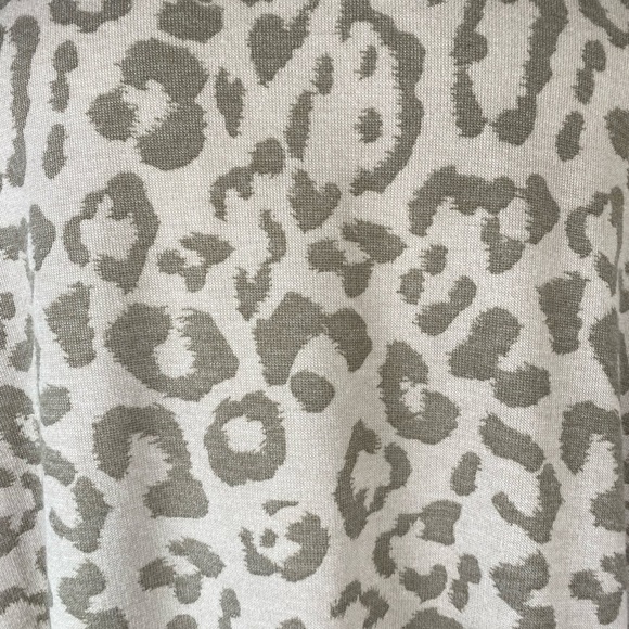 Leopard Print Oversized Duster Cardigan size Medium - Picture 6 of 8